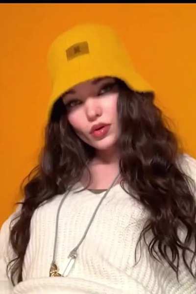 Dove Cameron