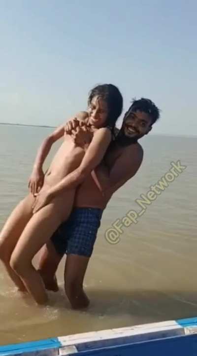 [ Special ] Couple Tapa Tap In River 2 Video 🔥💦💦👉🍌👌