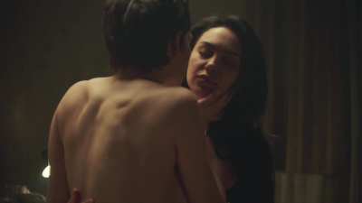 Nazanin Boniadi and Sara Serraiocco in 'Counterpart' S01E04 (2018)