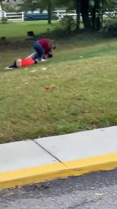 Near University of Maryland Saturday a convicted felon struggles for control of a gun before trying to shoot his victim in the face from point blank range. The gun misfires and he is apprehended