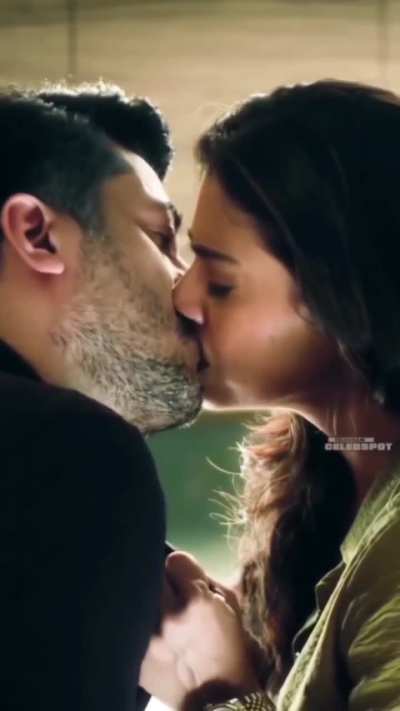 Kajol only kiss onscreen, don't know how many offscreen 😛