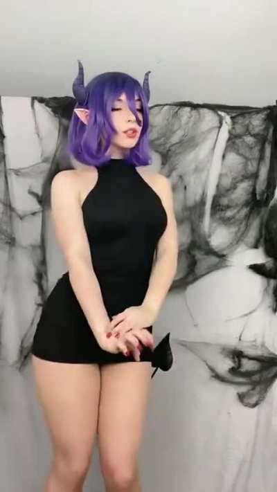Lady pizza hug
