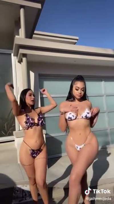 When you put a lil thot next to a Goddess thot