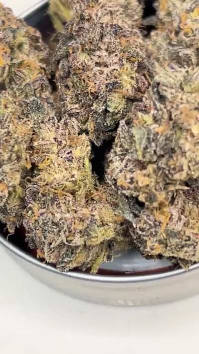 project 4516 x the soap— greasy gelato, like motor oil, followed by a mentholated & peppery finish..super relaxing. sticky & soft grown in a soil/coco mix