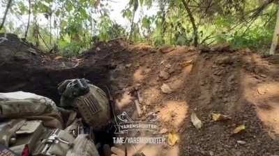 Ru pov: Guys are hiding from drones in the Belgorod region