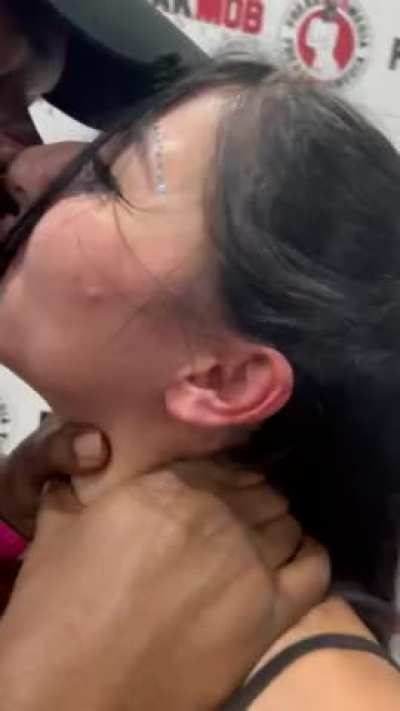 Black man chokes porn star at convention as she asks for it "again and again". Anyone know the pornstar?