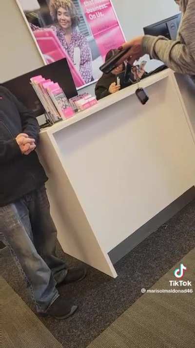 T-mobile store manager erases woman&rsquo;s phone after he&rsquo;s supposed to just be setting up her watch