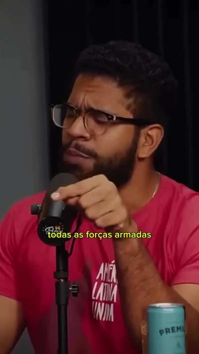 Durante entrevista ao Flow Podcast, Jones fala sobre a desarticula&ccedil;&atilde;o do crime organizado no Brasil. Uma propaganda que n&atilde;o resolve o problema real da quest&atilde;o.