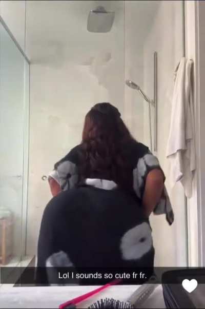 Let&rsquo;s all encourage her to give up on that lil music career and become a pornstar💯