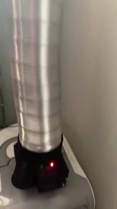 Fixxed an exhaust system for my cats litterbox. Also with fan control so he won&rsquo;t be scared off. Have to fix the tubing a little bit more but it&rsquo;s functional!