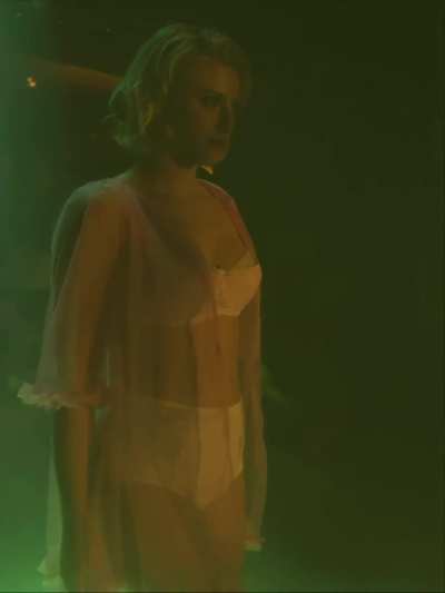 Lili reinhart