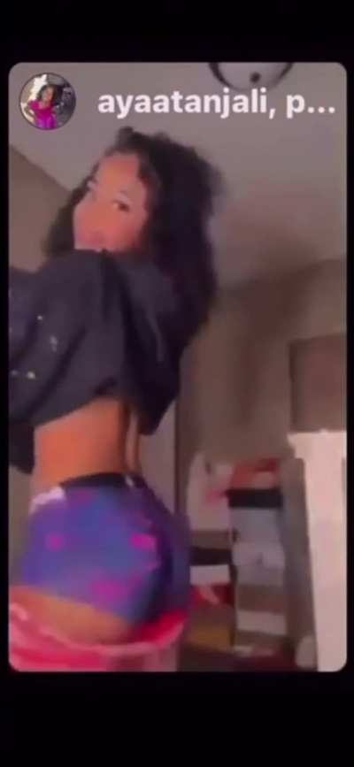 😍😫 pulled her pants down 