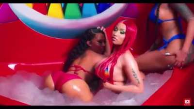 Twerking phatties