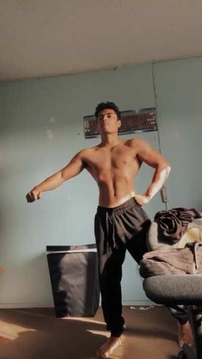 I&rsquo;m thinking of competing this year in men&rsquo;s physique. Any constructive criticism??
