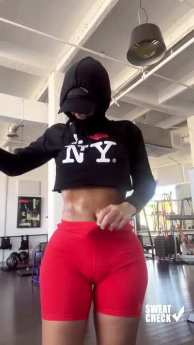 Saweetie cameltoe and huge ass