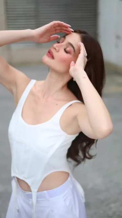 Anne Curtis