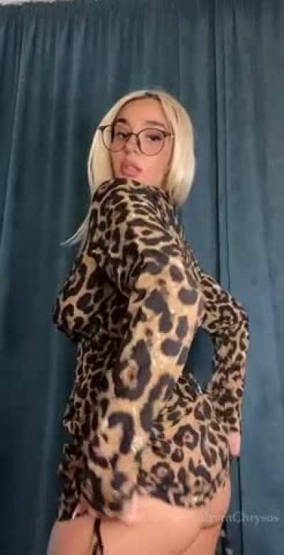 Take me to dinner and fuck me after