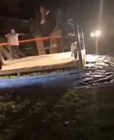 На ринге с тех пор он выступал под псевдонимом &laquo;Кузнечик&raquo;...