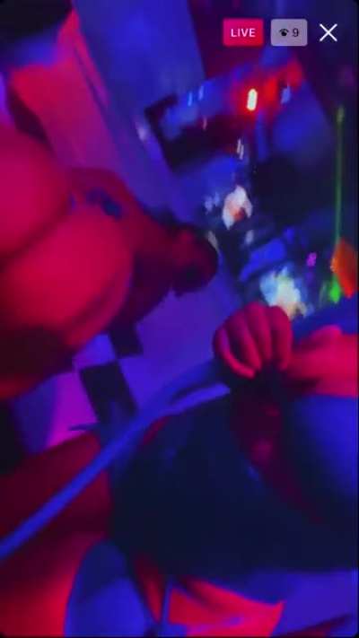 👀