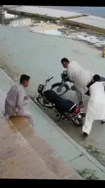 Din Dahade Dacoity 