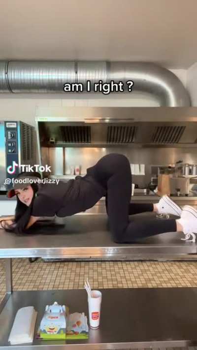foodloverlizzy oh damn not at the jobbbbb!