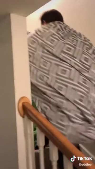 Eddie gets abbu abducted!