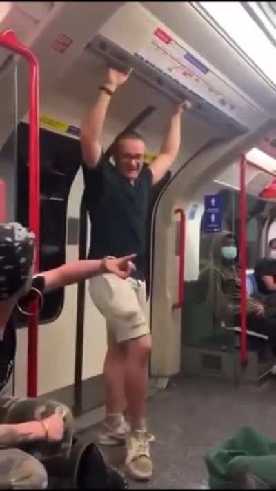 Racist white man calls black boys &lsquo;lesser than pets&rsquo; on a London train (watch until the end👊💥)