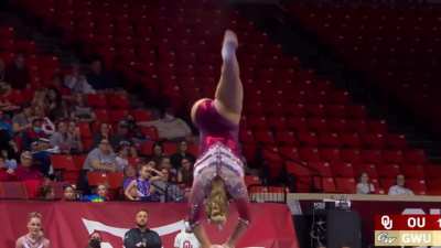 Oklahoma&rsquo;s Regan Smith🤍❤️🤸&zwj;♀️