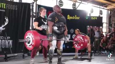 Heaviest deadlift by a women