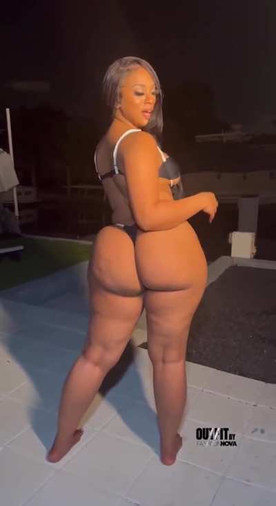 ǝuǝɹı&oline;ʎuʎu could have been a mega start if she went hardcore