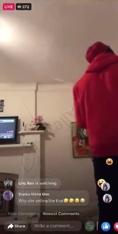 I just woke my fucking neighbors up dying at this shit dawg she kicked a BD out 😭🤦🏾‍♂️ count how many times he say damn if you can lol