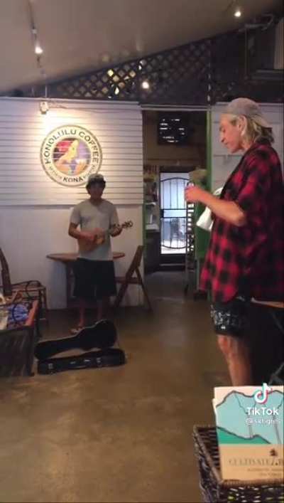 This guy doesn&rsquo;t realize he is playing and singing a song with Matisyahu