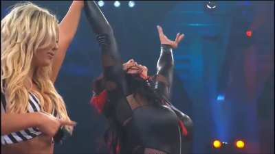 Tara&rsquo;s Widow&rsquo;s Peak destroys Brooke Tessmacher
