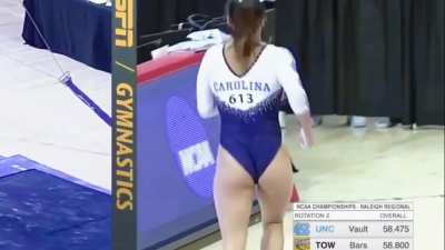 North Carolina&rsquo;s Emery Summey💙🤍🤸&zwj;♀️