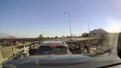 WCGW Trying to steal a car (Santiago, Chile)