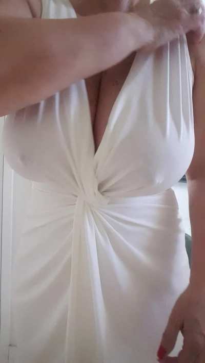 Its a no underwear shopping day today 😉 xx 57yo (f) (OC) 🇦🇺