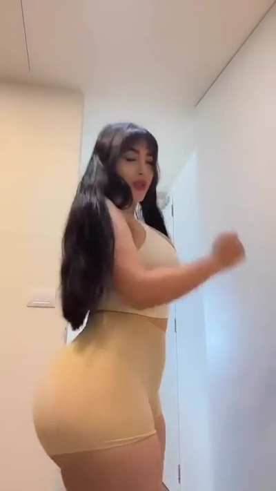 Jiggle Queen