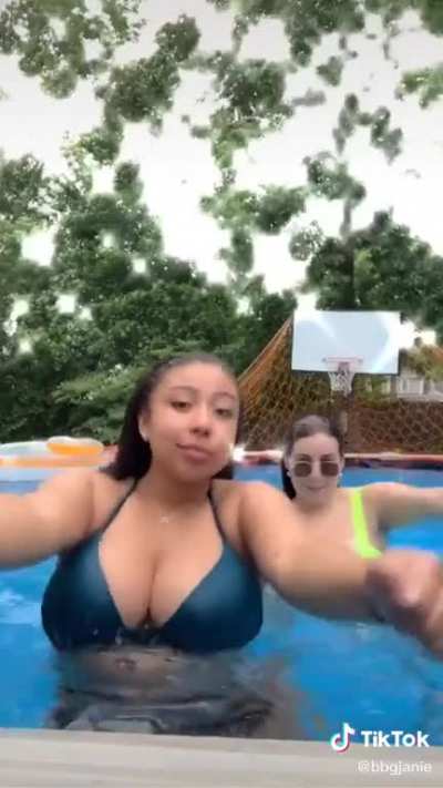 Jiggly 😍