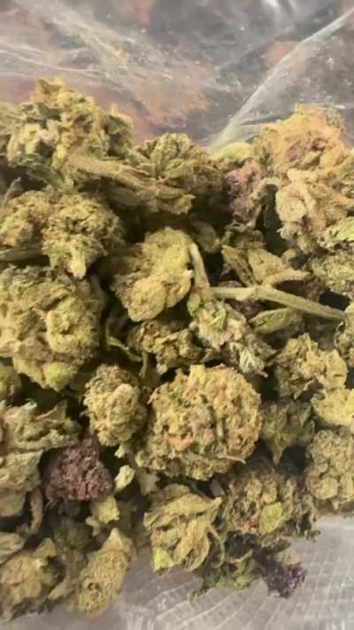 100 a z nw London (mixture of strains )real nice smoke