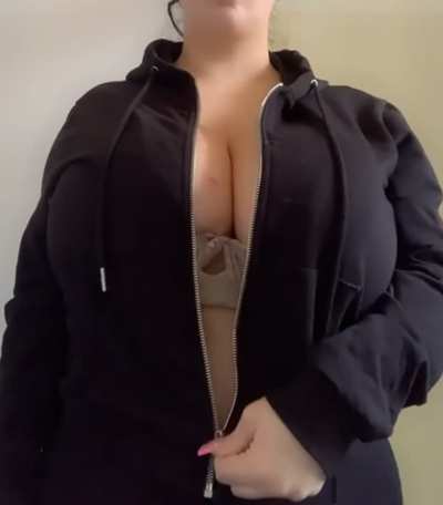 Surprise! Massive 38L tits on my 5&rsquo;1 body OC