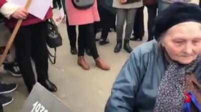 Ordinary Russian People are Terrorizing Siege of Leningrad Survivor for Anti-war Posters