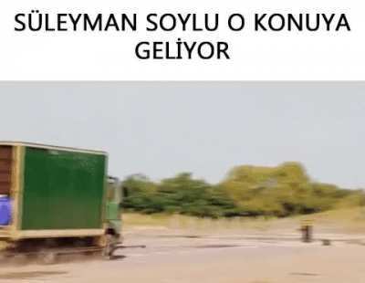 "1 Dakika gelicem o konuya" -🤡