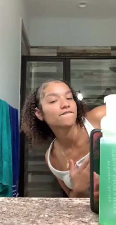 She a lil freak