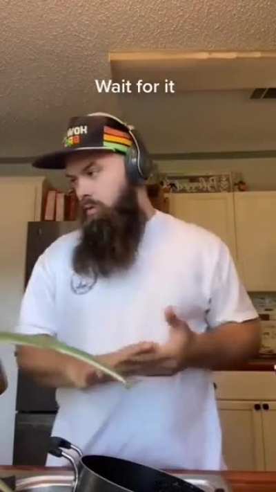 Is this man the voice actor for Tom &amp;amp; Jerry? 😂