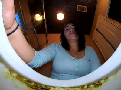Chloe Toilet Talk and Pee (Credit: u/Agr<wbr>eeabl<wbr>e_Loa<wbr>d_247<wbr>8)