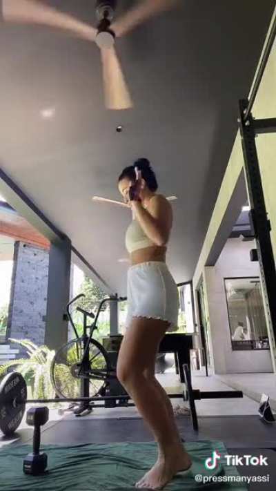Yassi Pressman