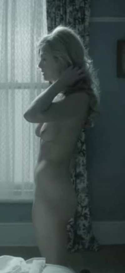Rosamund Pike
