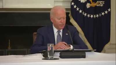 Joe Biden told Americans to prepare for hurricane season by getting vaccinated 😂