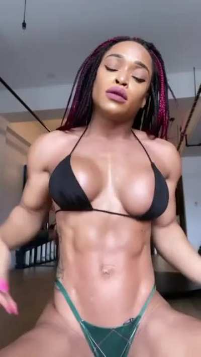 Lola Montez (@fit<wbr>_lola<wbr>monte<wbr>z)