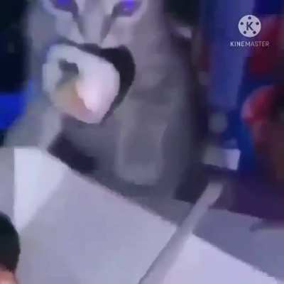 😐